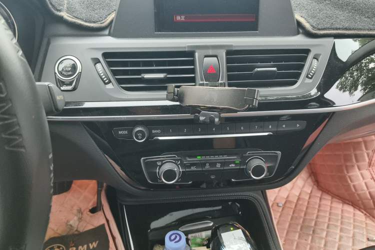 Used BMW 1 Series 2018 118i Sport Edition Audio And AC Panel
