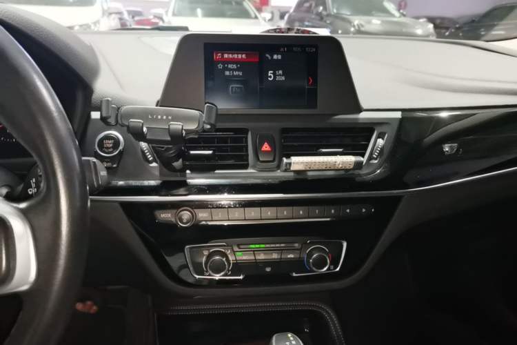 Used BMW 1 Series 2018 118i Sport Edition Audio And AC Panel