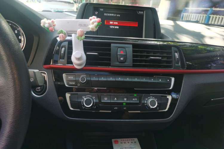 Used BMW 1 Series 2018 118i Sport Design Package Audio And AC Panel