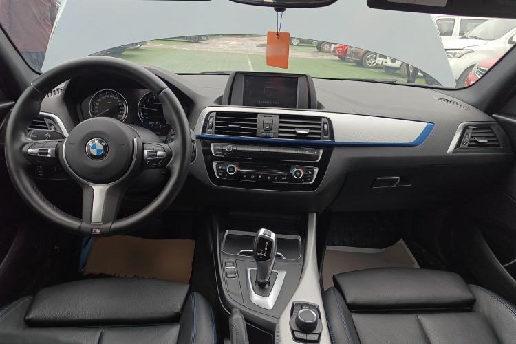 Used BMW 1 Series 2018 120i M Sport Package Center Console