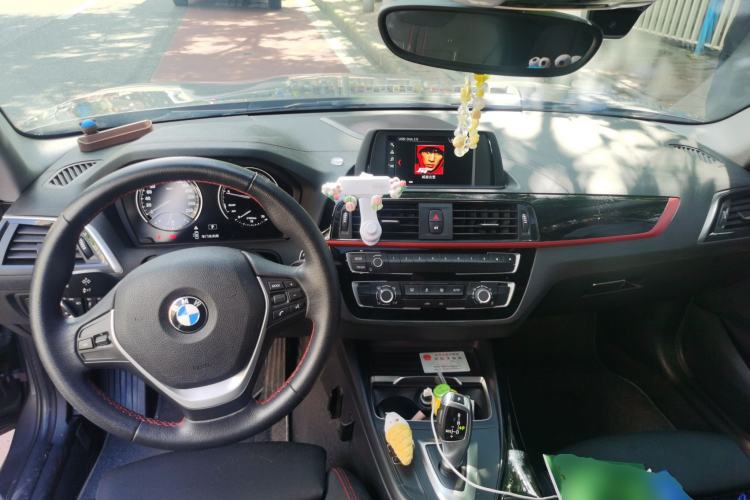Used BMW 1 Series 2018 118i Sport Design Package Center Console