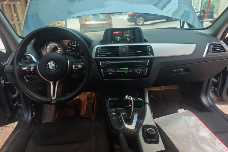 Used BMW 1 Series 2018 118i Leading Model Center Console