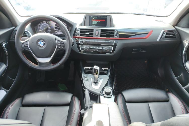 Used BMW 1 Series 2018 118i Sport Design Package Center Console