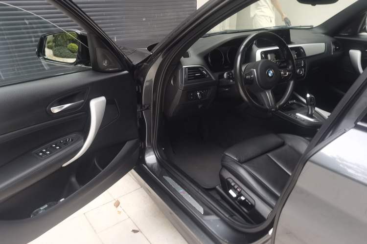Used BMW 1 Series 2018 120i M Sport Package Driver Seat