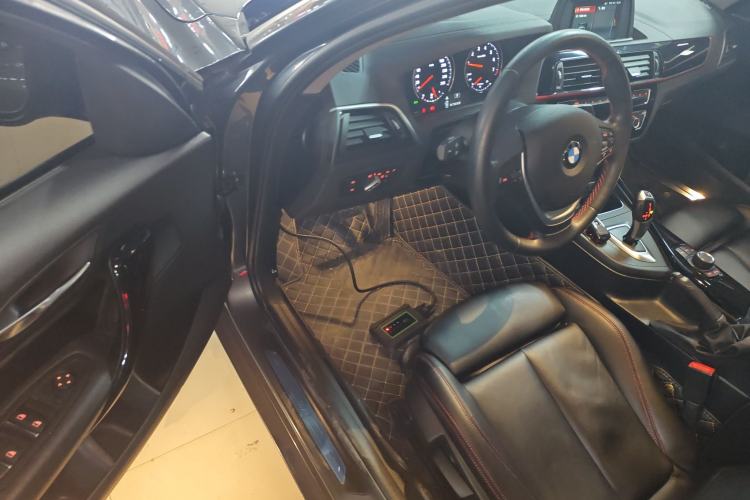 Used BMW 1 Series 2018 118i Sport Design Package Driver Seat