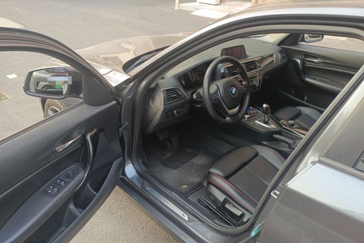 Used BMW 1 Series 2018 118i Sport Design Package Driver Seat