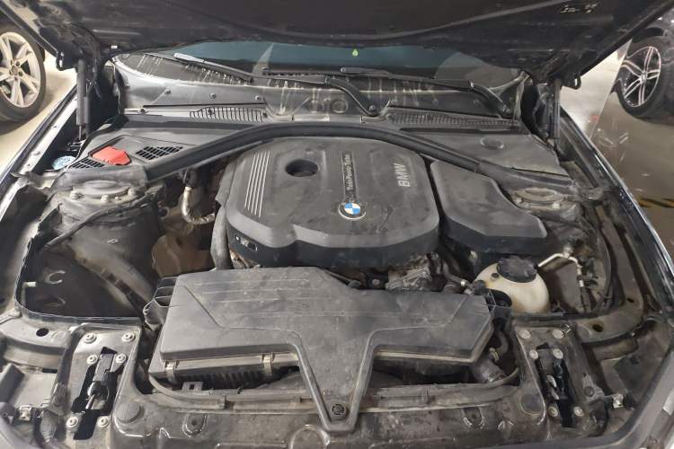 Used BMW 1 Series 2018 118i Sport Design Package Engine Bay