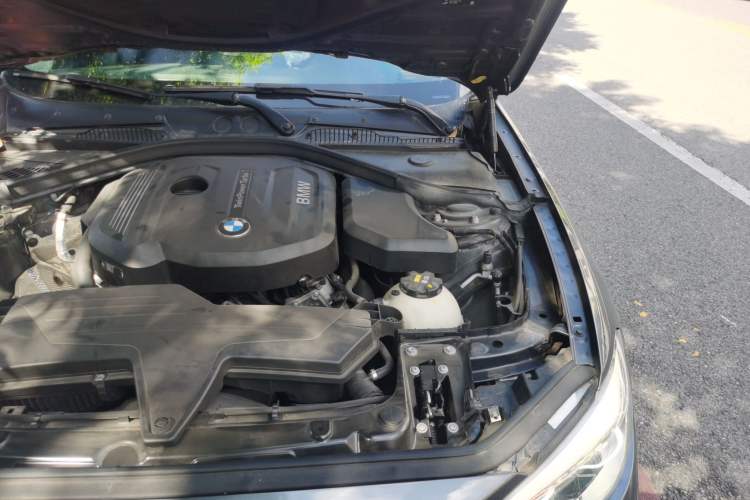 Used BMW 1 Series 2018 118i Sport Design Package Engine Bay Left