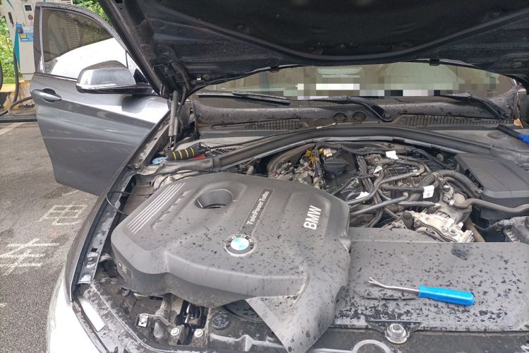 Used BMW 1 Series 2018 120i M Sport Package Engine Bay Right