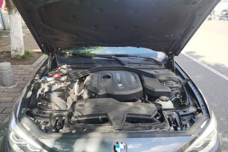Used BMW 1 Series 2018 118i Sport Design Package Engine Bay