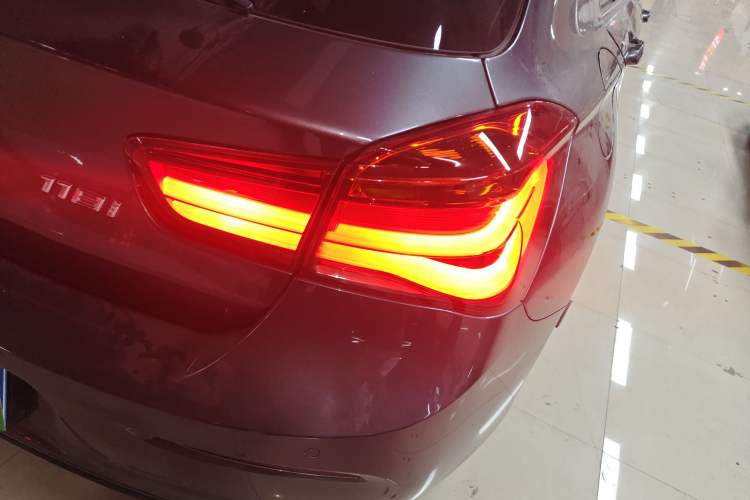 Used BMW 1 Series 2018 118i Sport Design Package Exterior 3
