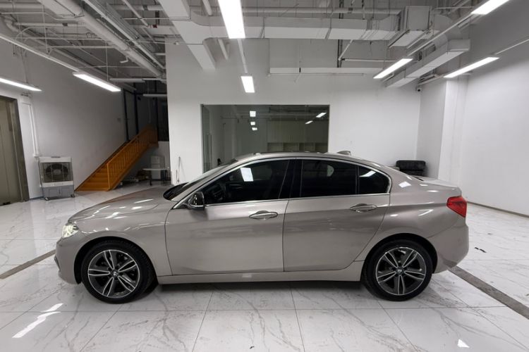 Used BMW 1 Series 2018 118i Sport Edition Exterior 3