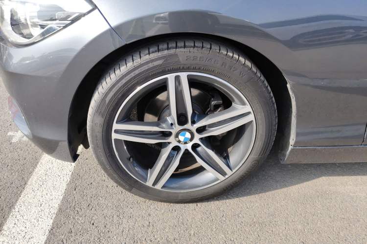 Used BMW 1 Series 2018 118i Sport Design Package Exterior 4