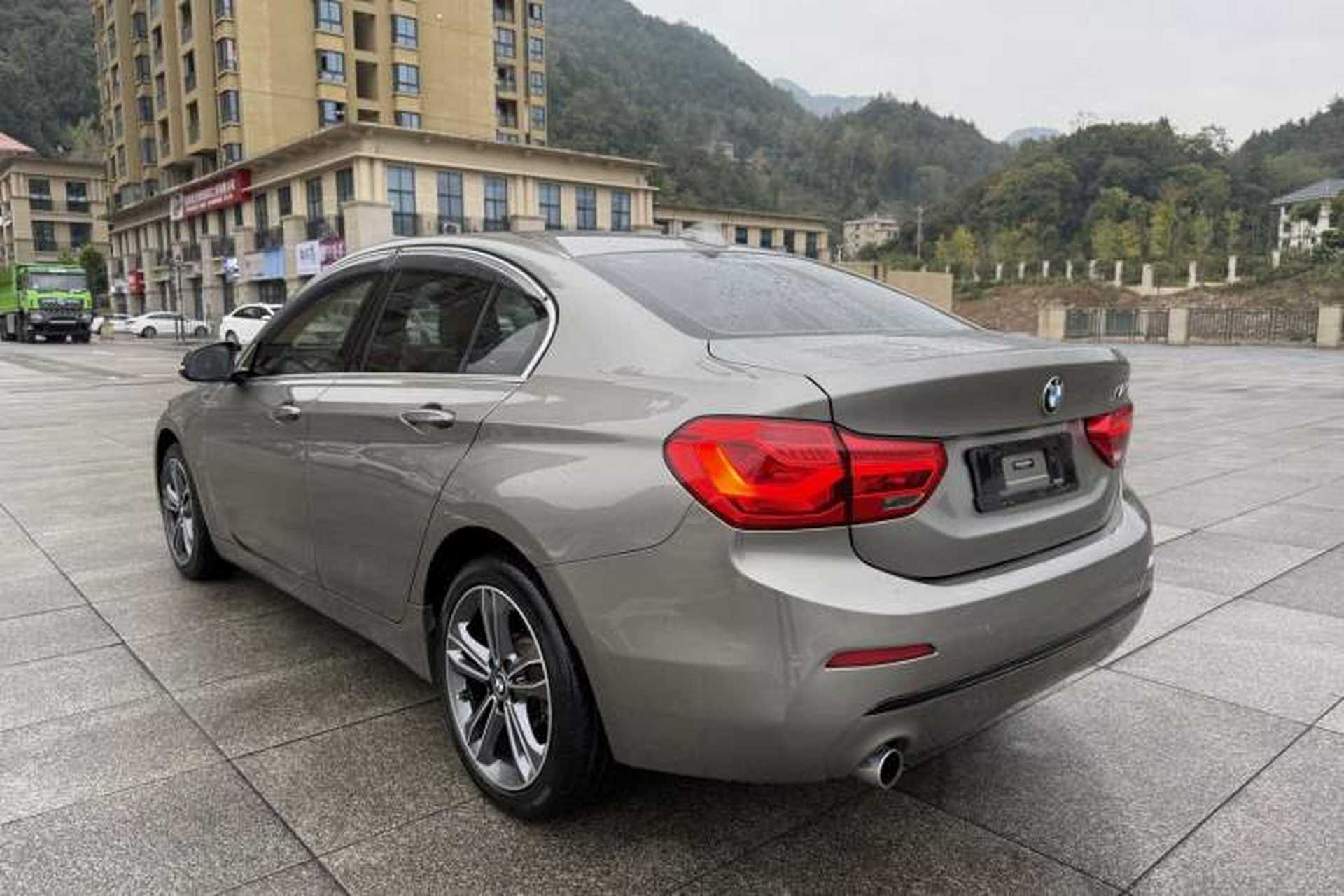 Used BMW 1 Series 2018 118i Sport Edition Exterior 6