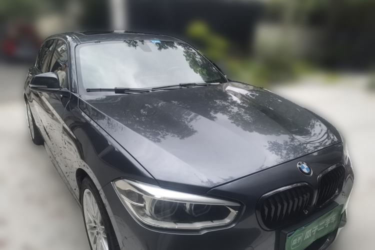 Used BMW 1 Series 2018 120i M Sport Package Front Right 45 Deg