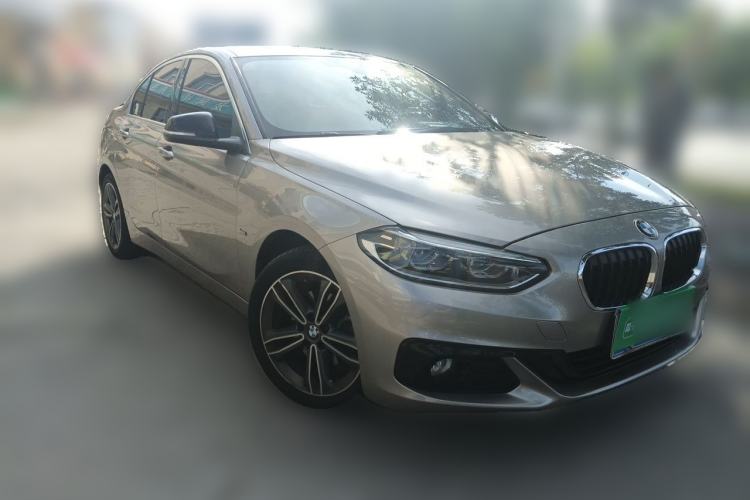 Used BMW 1 Series 2018 118i Sport Edition Front Right 45 Deg