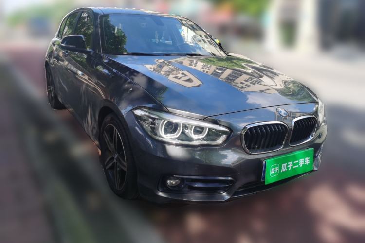 Used BMW 1 Series 2018 118i Sport Design Package Front Right 45 Deg
