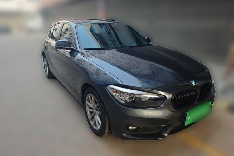 Used BMW 1 Series 2018 118i Leading Model Front Right 45 Deg