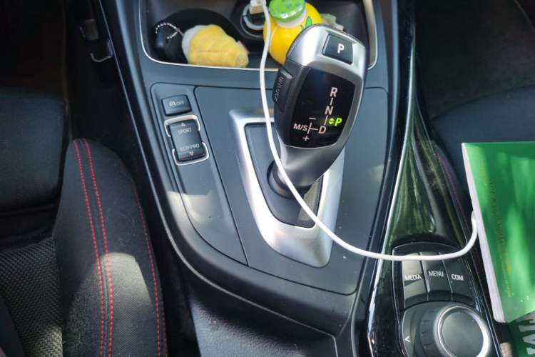 Used BMW 1 Series 2018 118i Sport Design Package Gear Lever