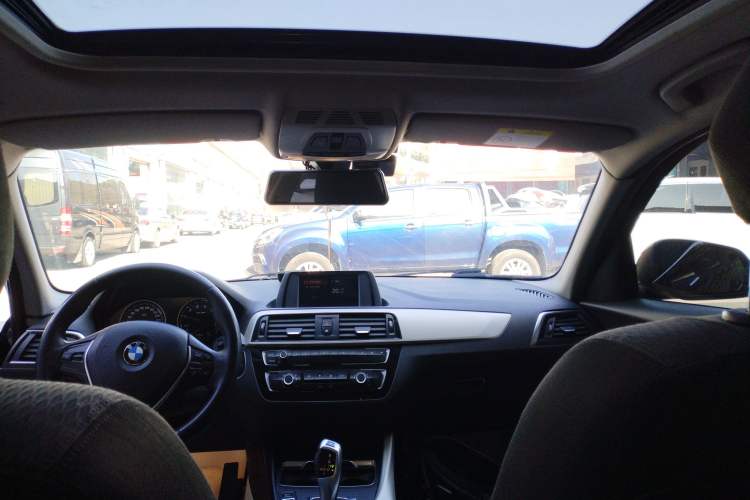 Used BMW 1 Series 2018 118i Leading Model Headliner