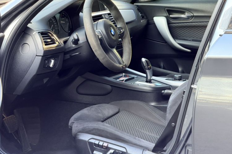 Used BMW 1 Series 2018 120i M Sport Package Interior 2