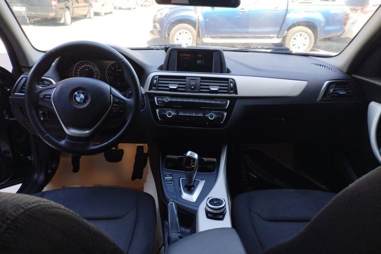 Used BMW 1 Series 2018 118i Leading Model Interior 2