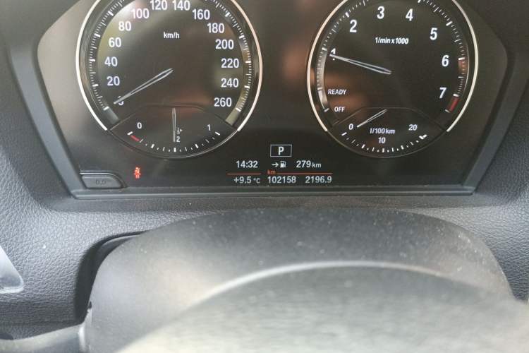 Used BMW 1 Series 2018 118i Sport Design Package Odometer Close Up