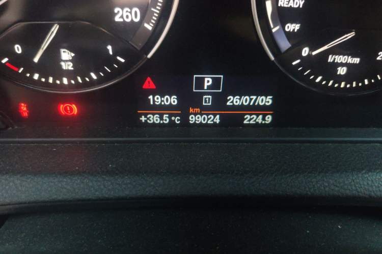 Used BMW 1 Series 2018 118i Leading Model Odometer Close Up