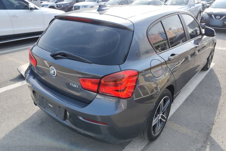 Used BMW 1 Series 2018 118i Sport Design Package Rear Right 45 Deg