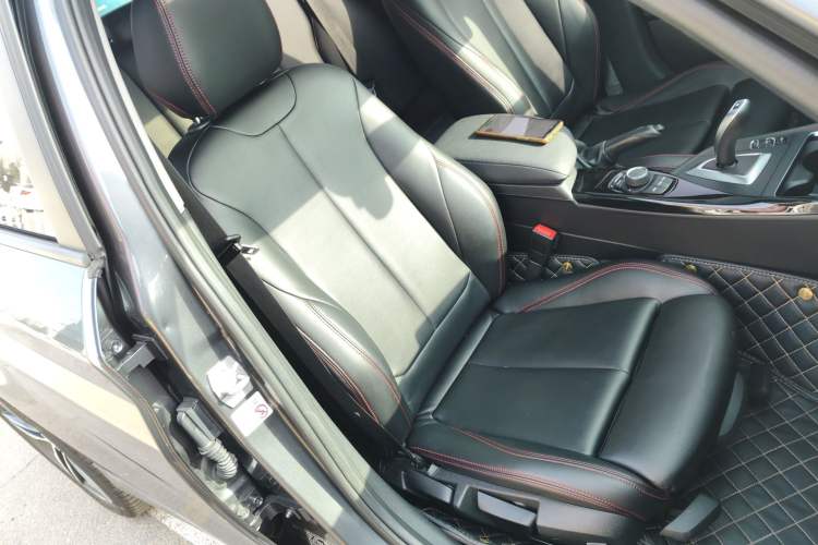 Used BMW 1 Series 2018 118i Sport Design Package Right Front Seat