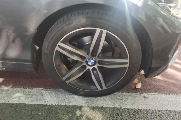 Used BMW 1 Series 2018 118i Sport Design Package Right Front Wheel Hub