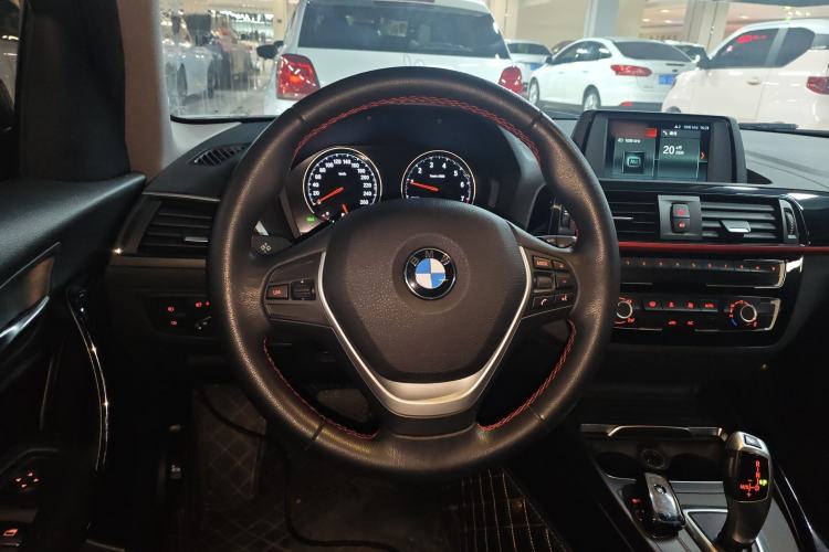 Used BMW 1 Series 2018 118i Sport Design Package Steering Wheel
