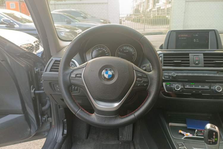Used BMW 1 Series 2018 118i Sport Design Package Steering Wheel