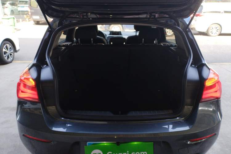 Used BMW 1 Series 2018 118i Leading Model Trunk