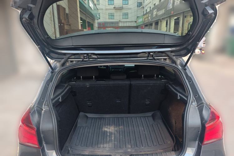 Used BMW 1 Series 2018 118i Leading Model Trunk