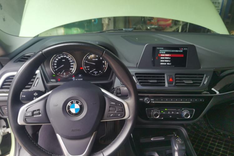 Used BMW 1 Series 2018 118i Sport Edition Center Console