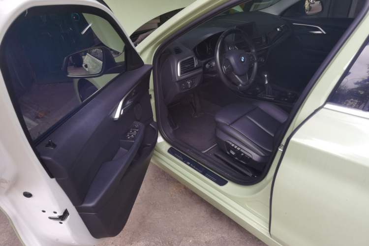 Used BMW 1 Series 2018 118i Sport Edition Driver Seat