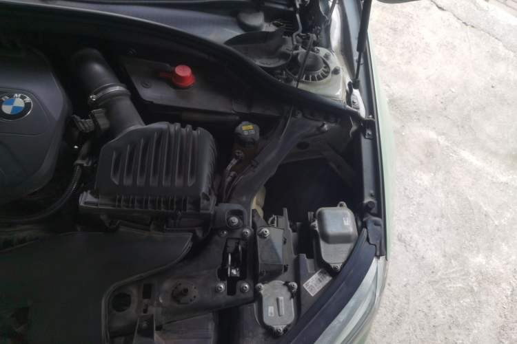 Used BMW 1 Series 2018 118i Sport Edition Engine Bay Left