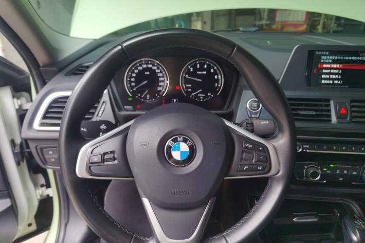 Used BMW 1 Series 2018 118i Sport Edition Steering Wheel