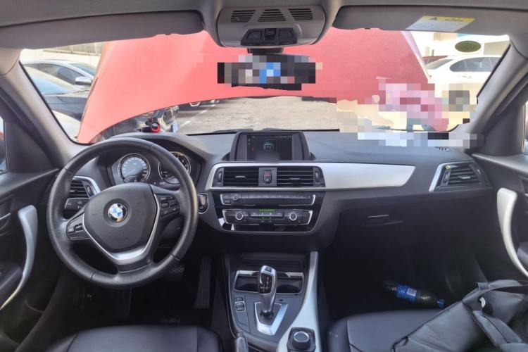 Used BMW 1 Series 2018 118i Leading Model Center Console