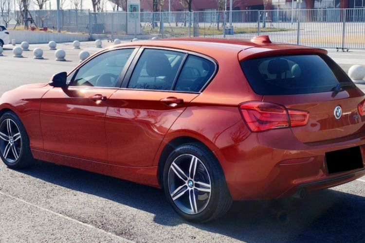 Used BMW 1 Series 2018 118i Sport Design Package Exterior 3