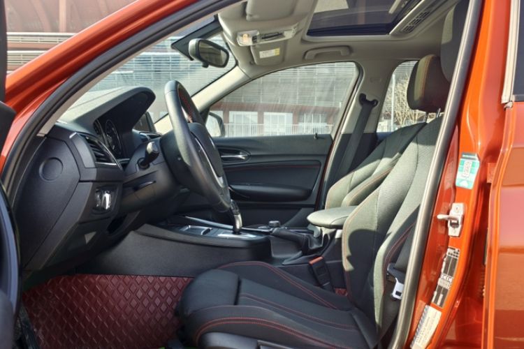 Used BMW 1 Series 2018 118i Sport Design Package Interior 2