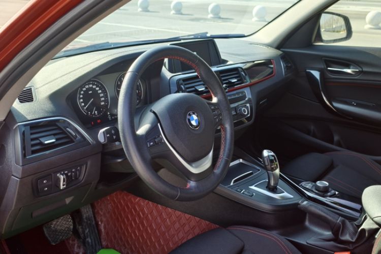 Used BMW 1 Series 2018 118i Sport Design Package Interior 3