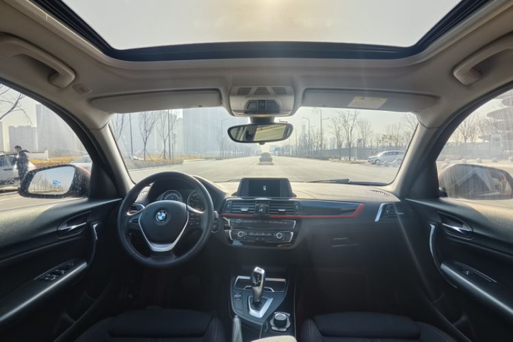 Used BMW 1 Series 2018 118i Sport Design Package Interior 4