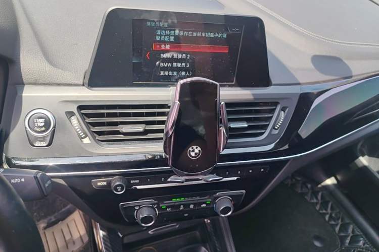 Used BMW 1 Series 2018 118i Sport Edition Audio And AC Panel