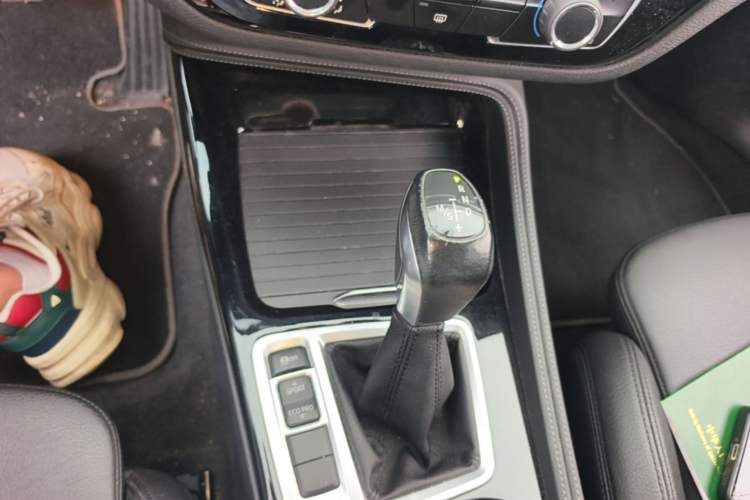 Used BMW 1 Series 2018 118i Sport Edition Gear Lever