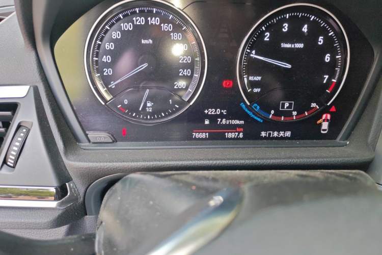 Used BMW 1 Series 2018 118i Design Package Edition Odometer Close Up