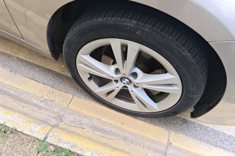 Used BMW 1 Series 2018 118i Design Package Edition Right Front Wheel Hub