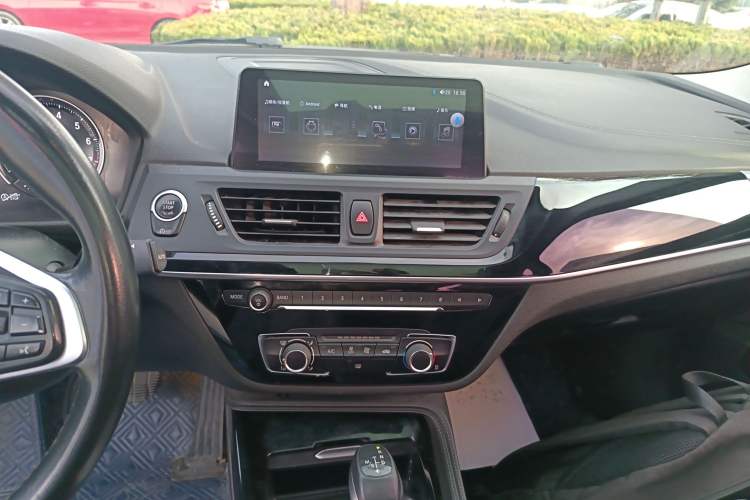 Used BMW 1 Series 2018 118i Sport Edition Audio And AC Panel