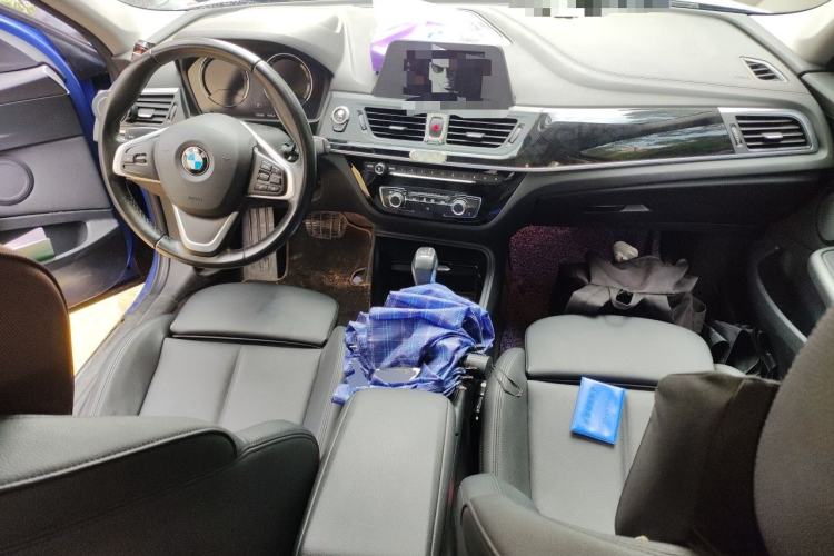 Used BMW 1 Series 2018 118i Sport Edition Center Console